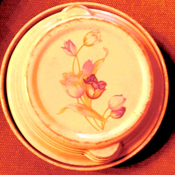 Vintage Hall Stoneware pottery tulips signed 9” covered Casserole bakeware EUC